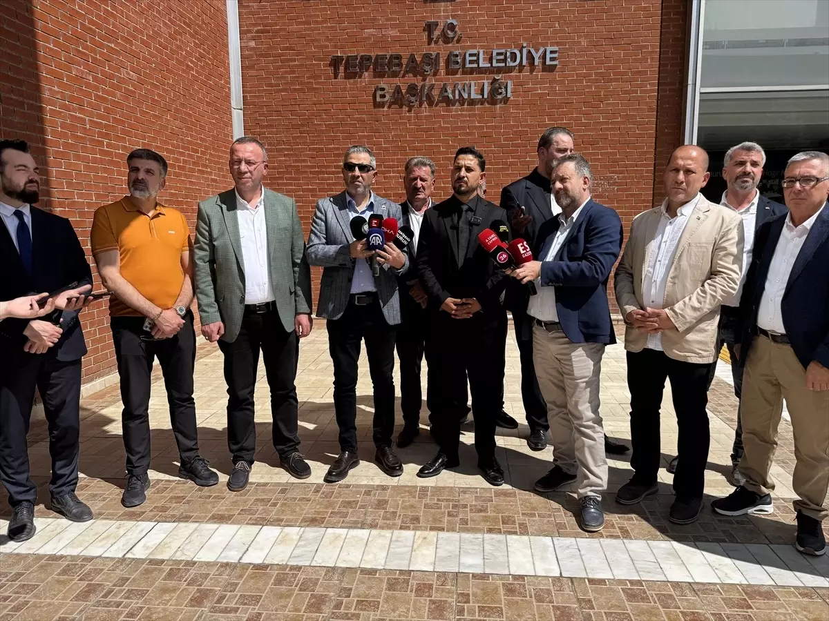 AK Parti Tepebaşı İlçe Başkanı'ndan Belediye Maaşları Açıklaması