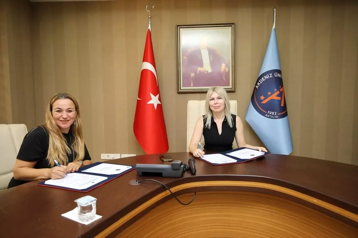 Akdeniz Üniversitesi'nden Muhtarlara Çevrim İçi Eğitim Protokolü