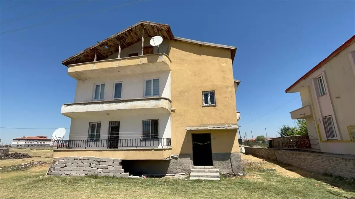 Aksaray'da Kardeşini Bıçaklayarak Öldürdüğü İddia Edilen 14 Yaşındaki Çocuk Gözaltına Alındı