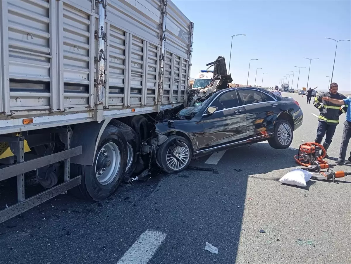 Aksaray'da Trafik Kazası: 2 Ölü, 1 Yaralı