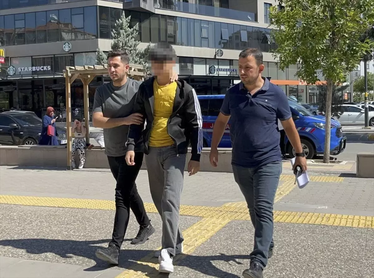 Aksaray'da Bıçaklı Kavga: 14 Yaşındaki Şüpheli Tutuklandı