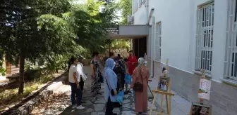 Antalya'da 'Kitap Kafası' Sergisi Açıldı