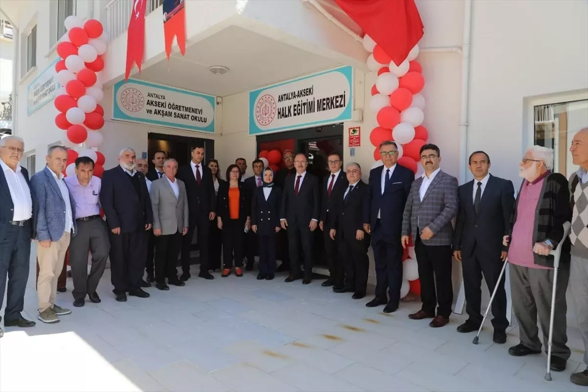 Antalya'da Akseki İlçe Milli Eğitim Müdürlüğü ve Öğretmenevi Açıldı