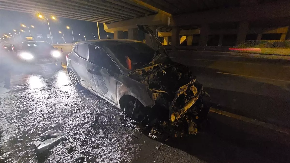Seyir Halindeki Otomobilde Yangın Çıktı