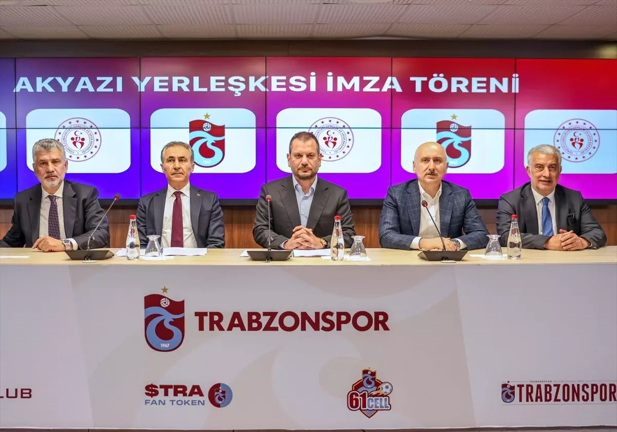 Akyazı Yerleşkesi imza töreni Papara Park'ta yapıldı