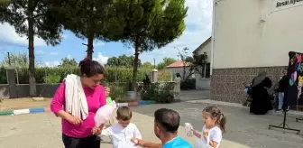 Alaçam'da Anaokulu Öğrencilerine Kırtasiye Yardımı Yapıldı