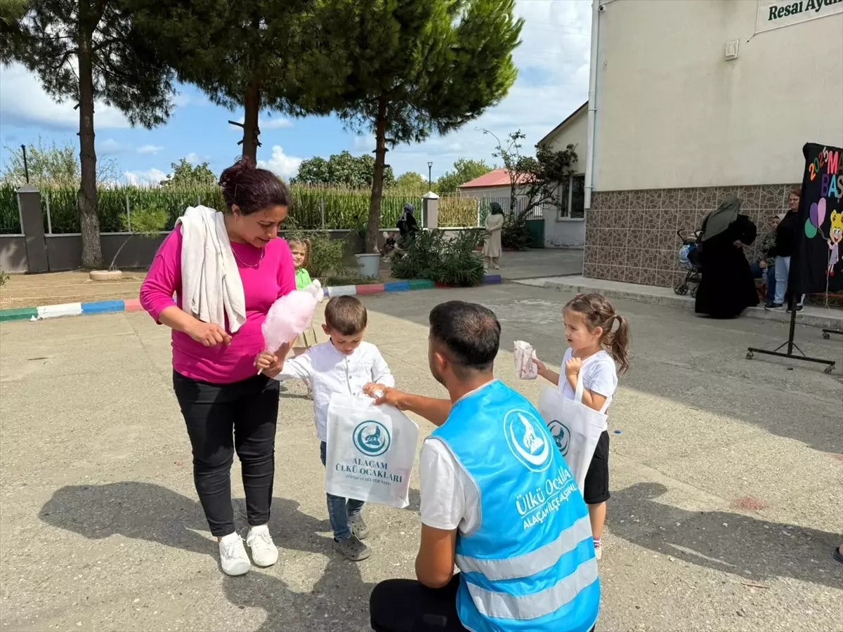 Alaçam'da Anaokulu Öğrencilerine Kırtasiye Yardımı Yapıldı