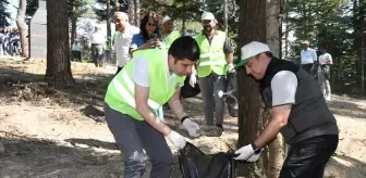 Samsun'da Orman Parkında Doğa Temizliği Düzenlendi