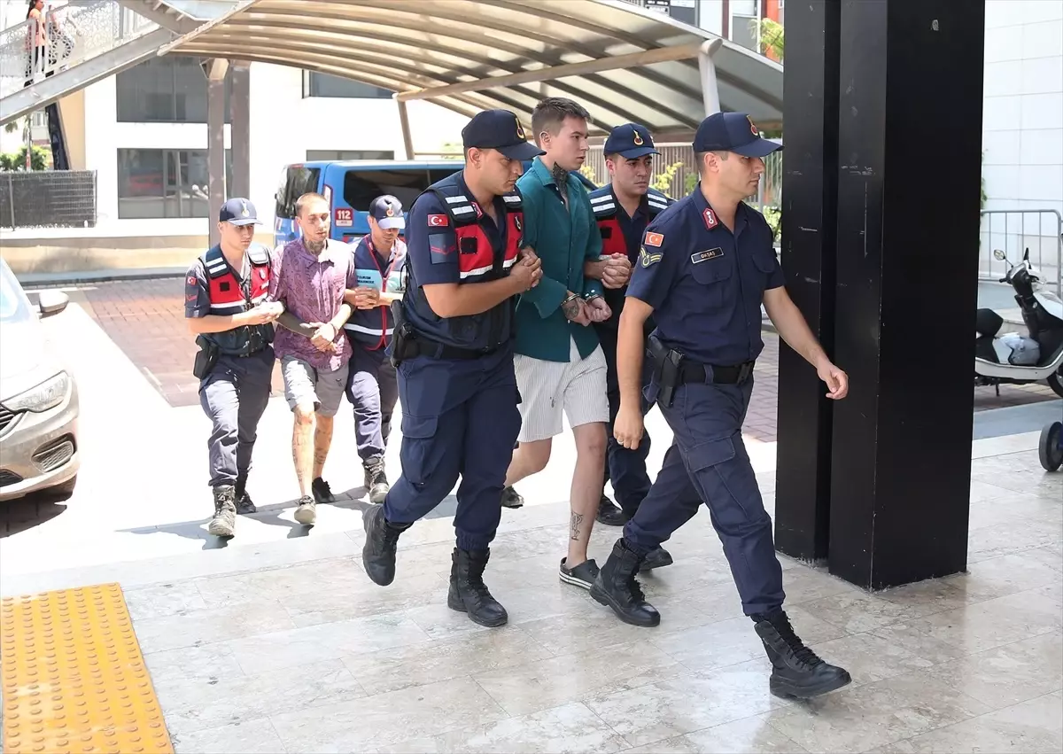 Alanya'da Rus Vatandaşının Bıçaklanarak Öldürülmesi: 2 Tutuklama