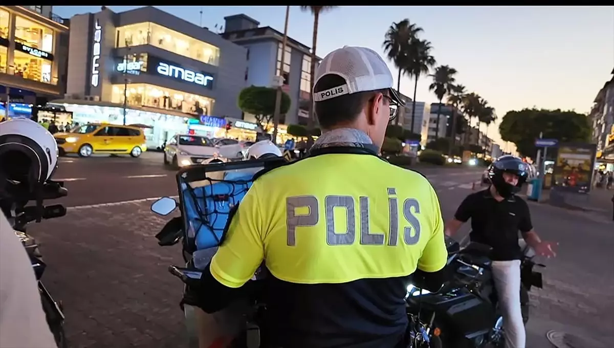 Alanya'da Trafik Denetimlerinde 2140 Cezai İşlem Uygulandı
