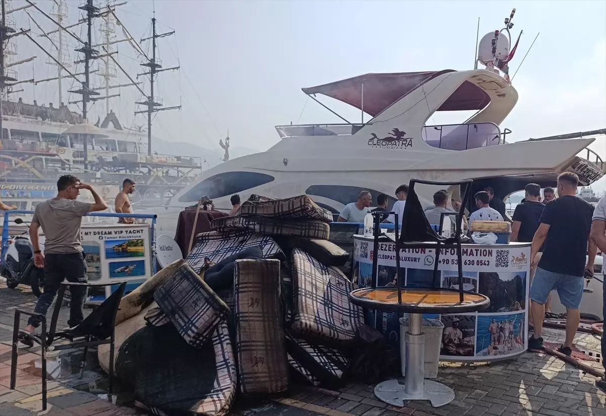 Alanya'da Lüks Tekne Yangını Kontrol Altına Alındı