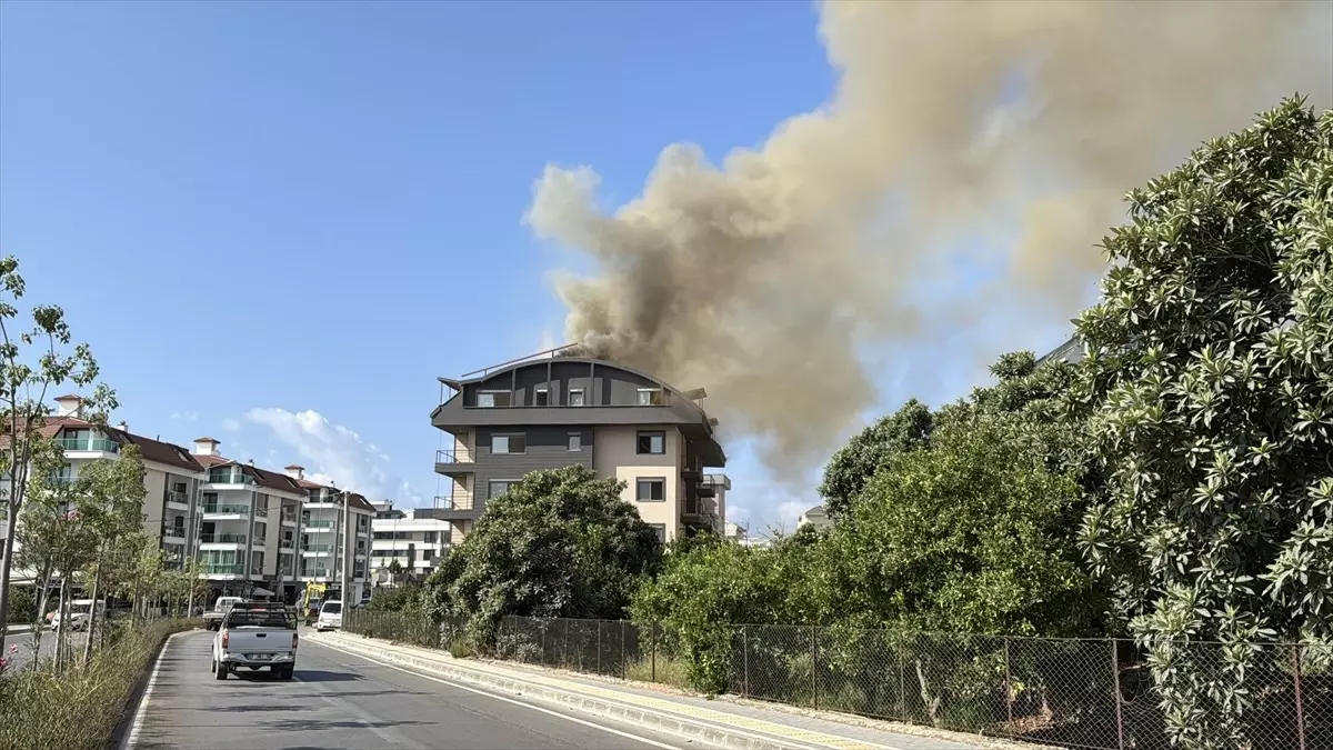 Alanya'da İnşaat Halindeki Binada Yangın Çıktı