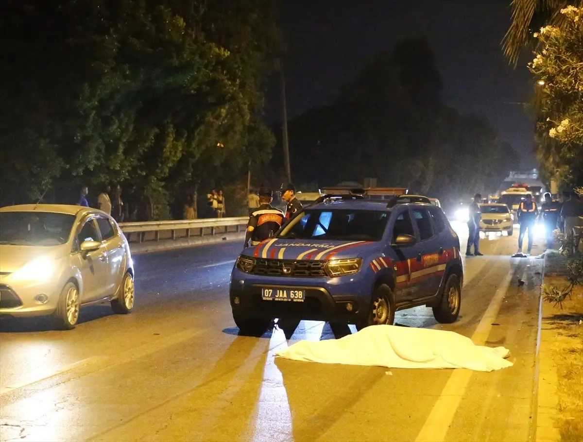 Alanya'da Yaya Geçidinde Trafik Kazası: Litvanyalı Kadın Turist Hayatını Kaybetti