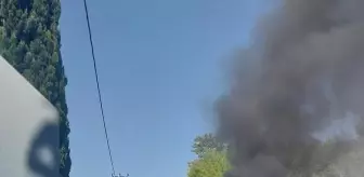 Antalya'da Seyir Halindeki Otomobil Yandı