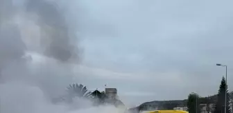 Alanya'da Seyir Halindeyken Yangın Çıkan Taksi Kullanılamaz Hale Geldi