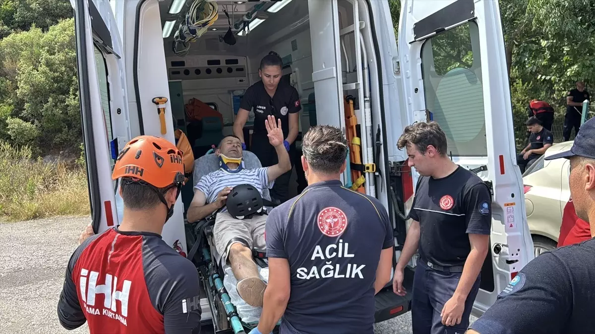 Yamaç Paraşütü Pilotunun Kazası: Yaralı Hastaneye Kaldırıldı