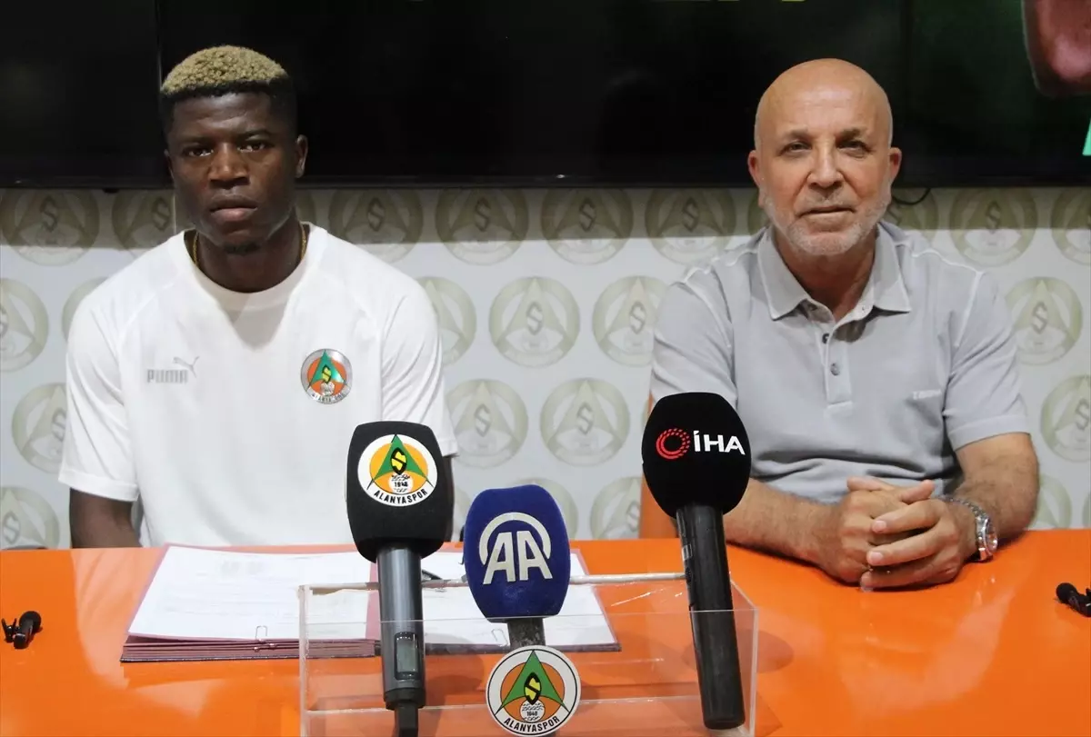 Alanyaspor, Maestro ile 4 Yıllık Sözleşme İmzaladı