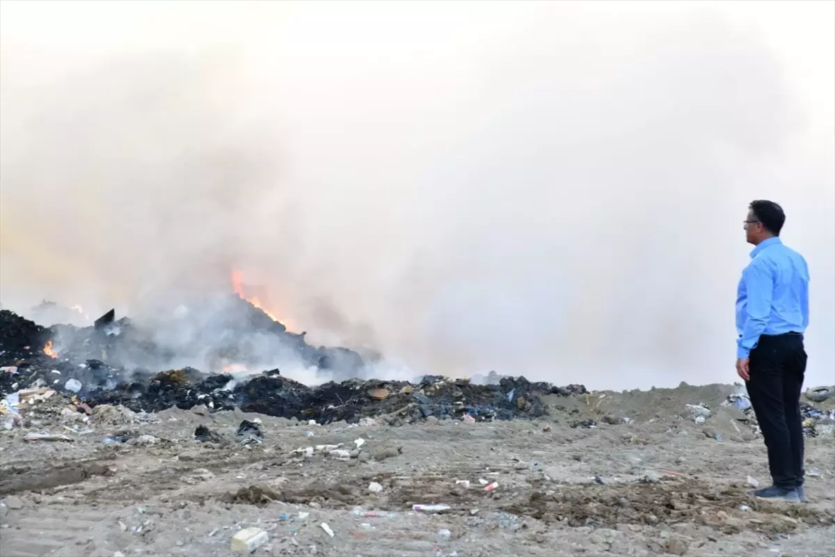 Alaşehir'de Çöp Alanında Yangın Söndürüldü
