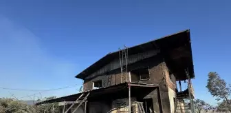 İzmir Aliağa'da Orman Yangını Evleri Tehdit Etti
