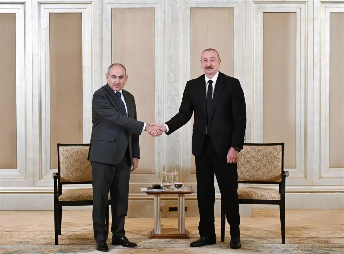 Azerbaycan ve Ermenistan Liderleri Abu Dabi'de Barış Görüşmesi Yapıyor