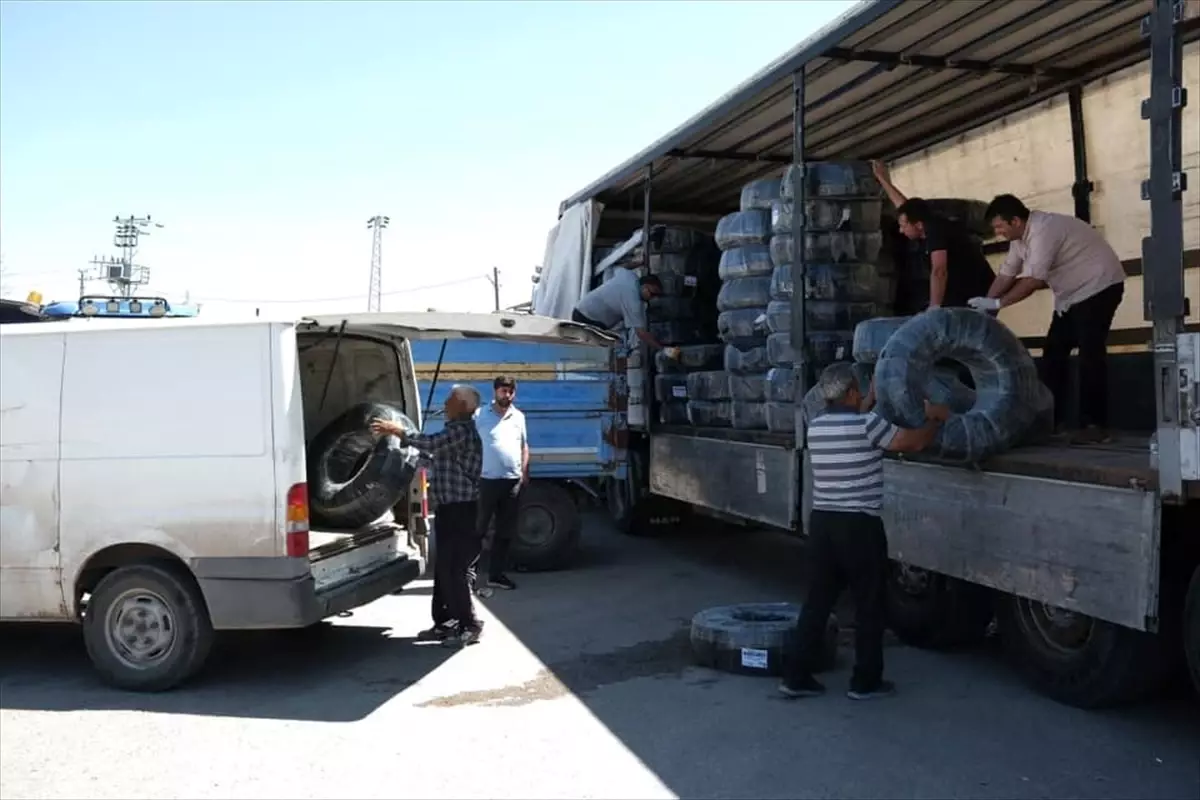 Güdül Belediye Başkanı'ndan Çiftçilere Sulama Desteği