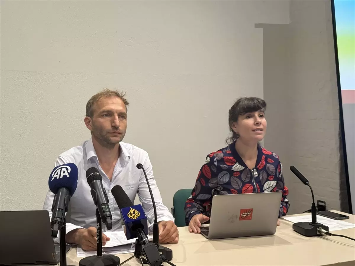 Almanya'da Hükümet Yetkililerine Suç Duyurusu