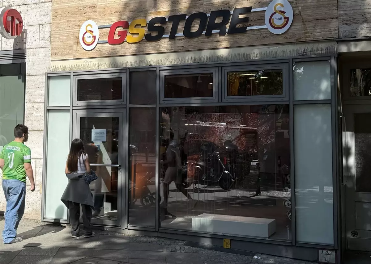 Berlin'de Galatasaray'ın Resmi GS Store'u Açıldı