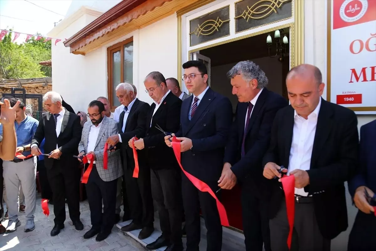 Almus'ta Yeni Cami İbadete Açıldı