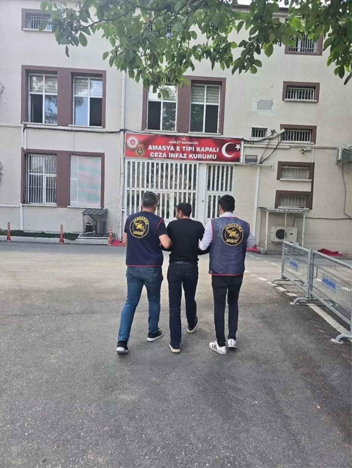 24 Yıl Hapis Cezası Olan Firari Hükümlü Amasya'da Yakalandı