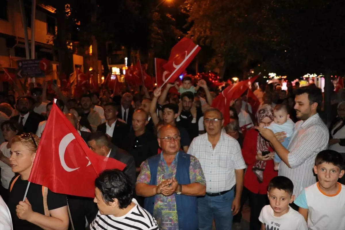 Amasya'da Zafer Bayramı Fener Alayı Yürüyüşü Düzenlendi