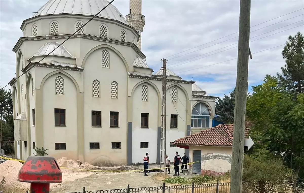 Amasya'da Cami Tadilatı Sırasında İşçi Düşerek Hayatını Kaybetti