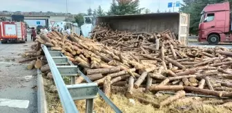 Merzifon'da Devrilen Tırın Sürücüsü Yaralandı