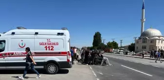 Amasya'da Otomobil ve Elektrikli Bisiklet Çarpıştı: 6 Yaralı