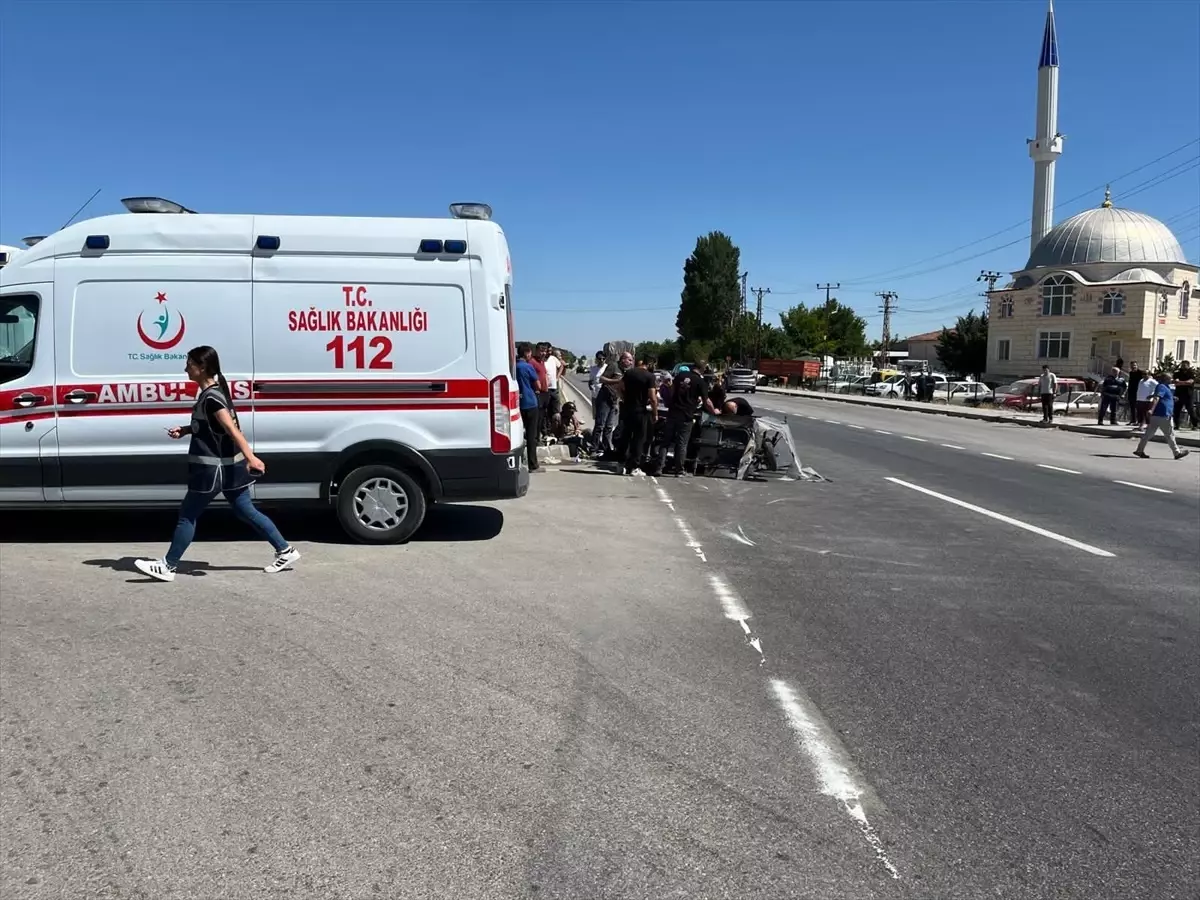 Amasya'da Otomobil ve Elektrikli Bisiklet Çarpıştı: 6 Yaralı