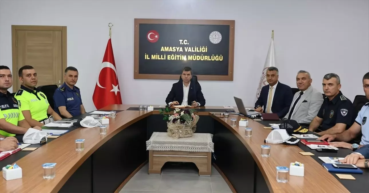 Amasya'da Servis Araçları ve Öğrenci Güvenliği Toplantısı Düzenlendi