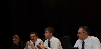 Vali Önder Bakan Muhtarlarla Bir Araya Geldi