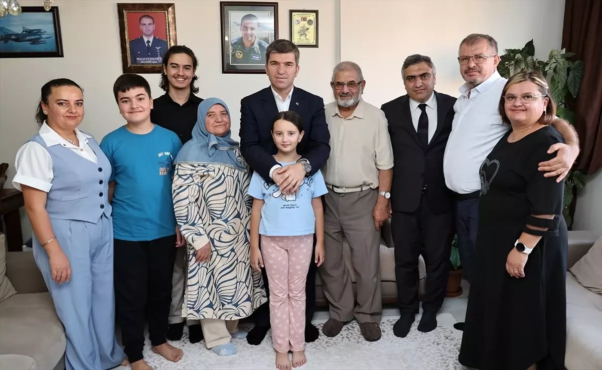 Amasya Valisi Bakan, Merzifon'da ziyaretlerde bulundu
