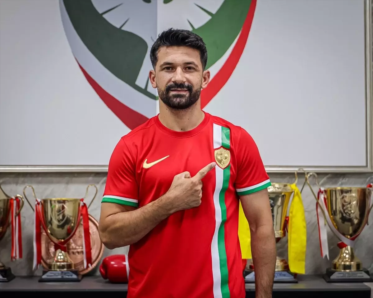 Amed Sportif, Celal Hanalp'ı Transfer Etti
