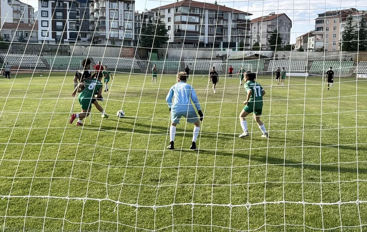 Ampute Futbol Milli Takımı, Kırşehir'de Kadın Takımı ile Gösteri Maçı Yaptı