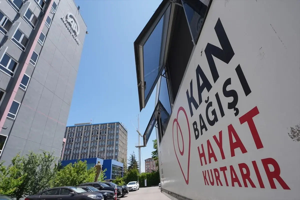 AA Çalışanları Türk Kızılay'a Kan Bağışında Bulundu