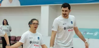 Anadolu Efes, One Team Projesi ile Özel Sporcuların Yanında