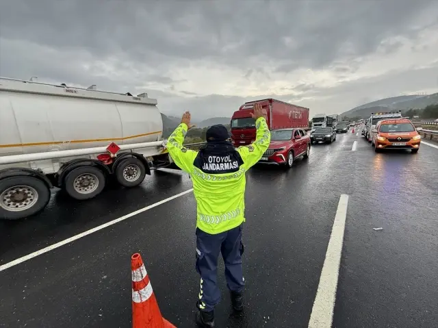 33 vehicles were involved in an accident on the same road: 2 dead, 15 injured