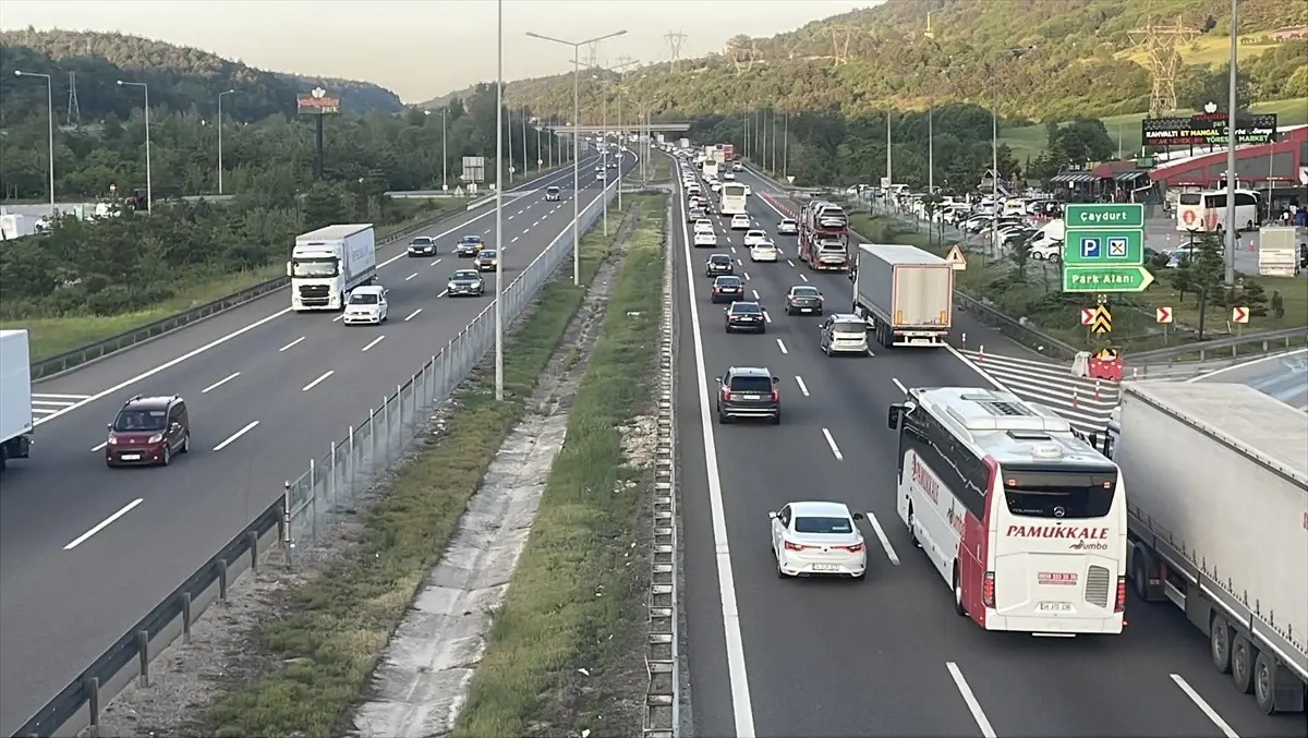 Anadolu Otoyolu'nda Kurban Bayramı Yoğunluğu