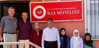 Mersin'de Gençler Umreye Uğurlandı