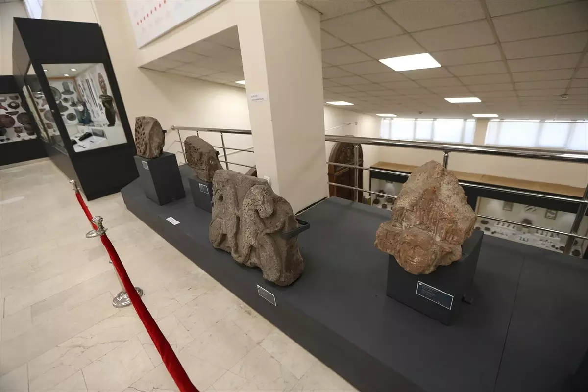 Ani Ören Yeri'nde Hz. İsa Figürü Taş Rölyef Sergileniyor