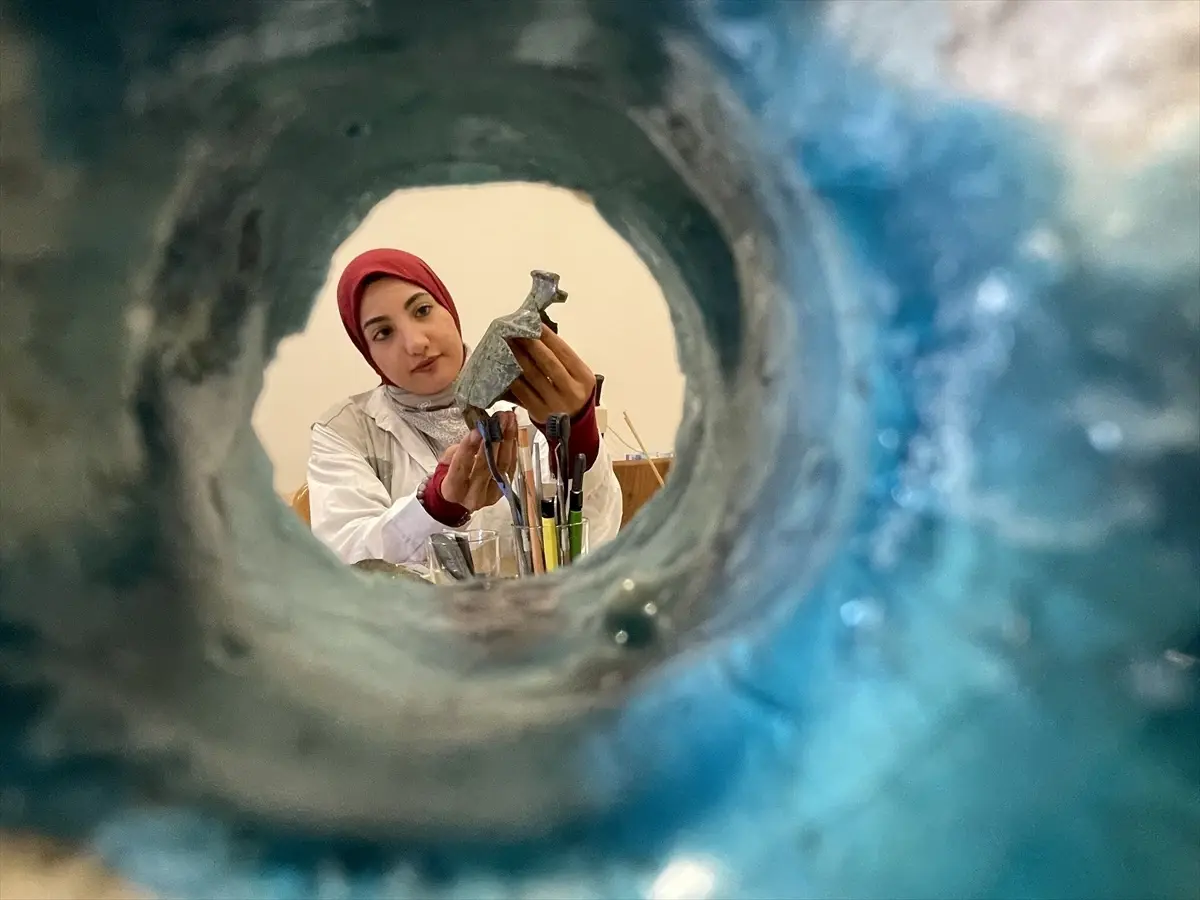 Kars'taki Ani Ören Yeri'nde Kadınlardan Tarihi Aydınlatan Kazılar
