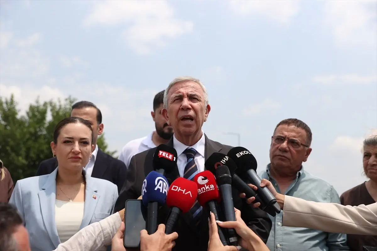 Yavaş, Tutuklu Başkan Böcek'i Cezaevinde Ziyaret Etti