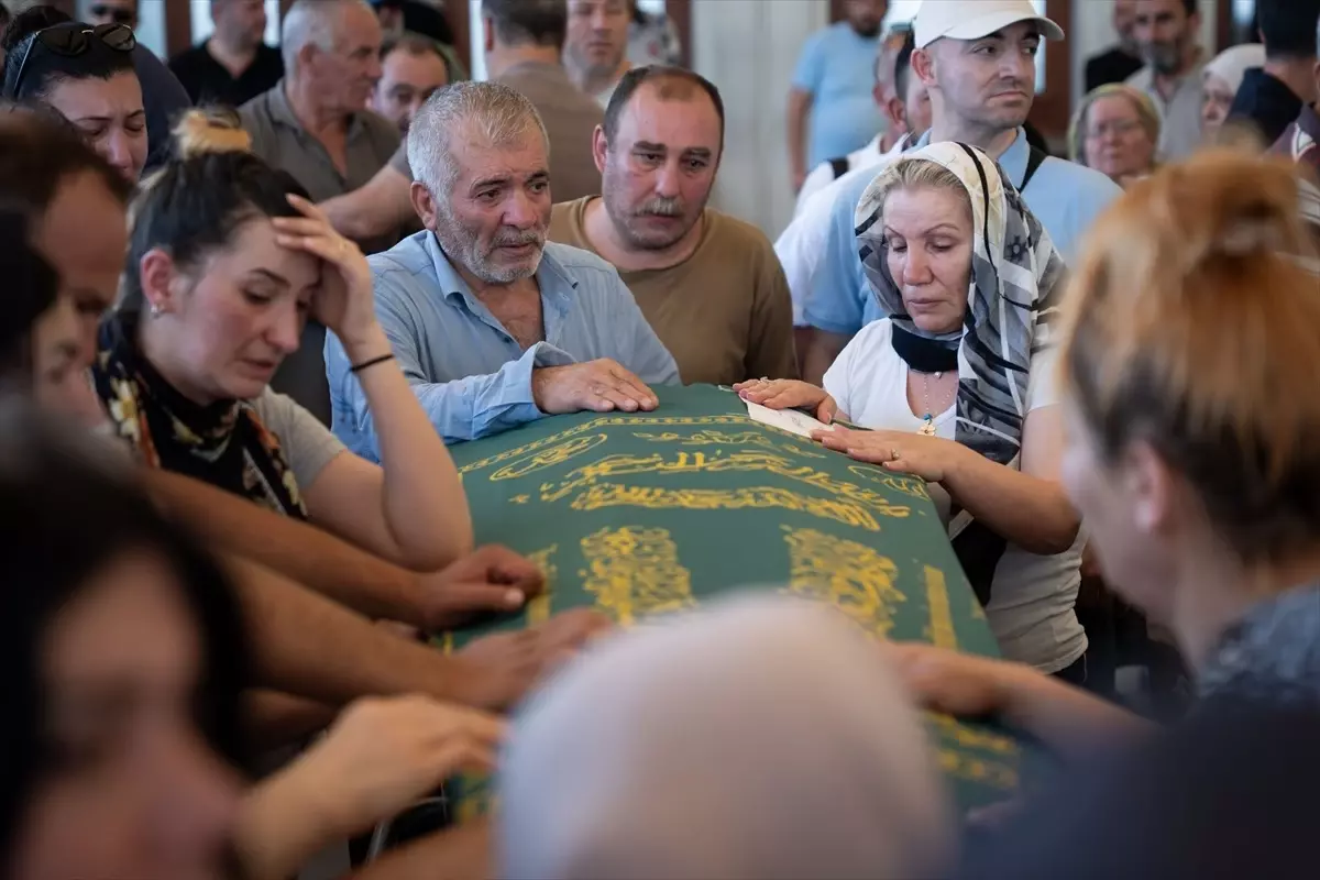 Yangında Hayatını Kaybeden Güvenlik Görevlisi Toprağa Verildi