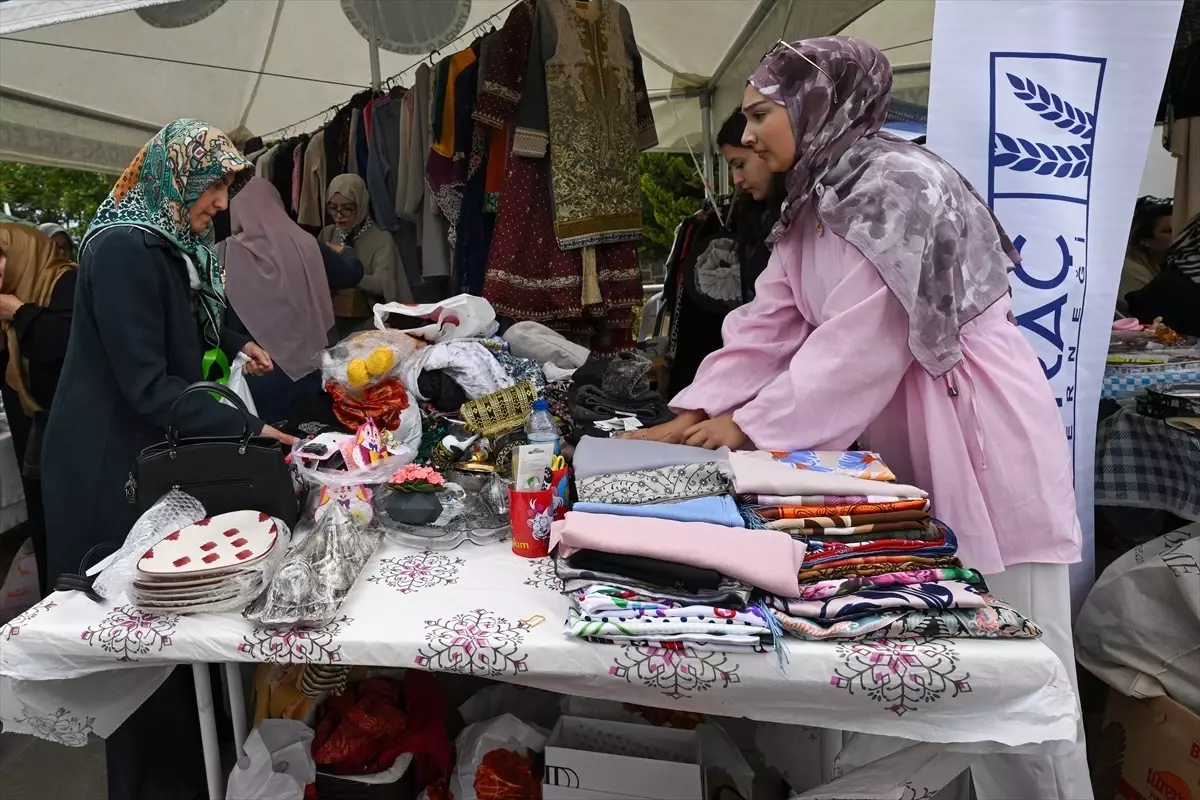Hayır Çarşısı Gazze'deki Kadın ve Çocuklar İçin Açıldı