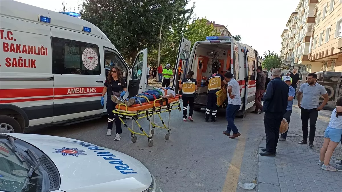 Kahramankazan'da Trafik Kazası: İki Yaralı